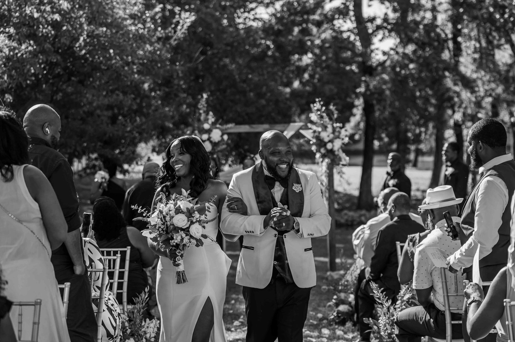 Outdoor ceremony under the oak